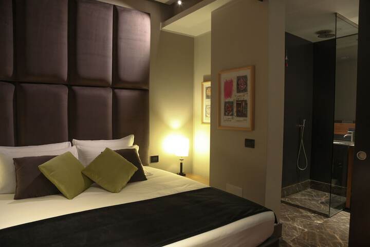Room 8 of 73