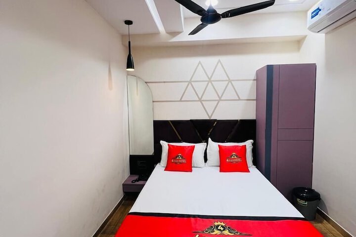 Room 11 of 23