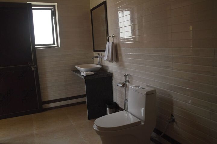 Room 12 of 23