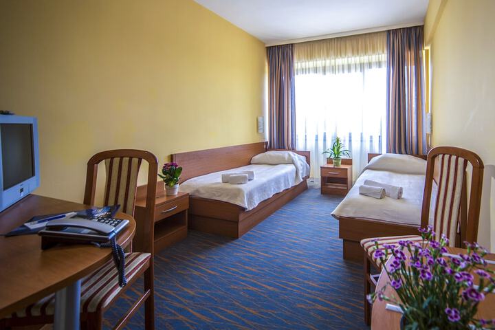 Room 3 of 31