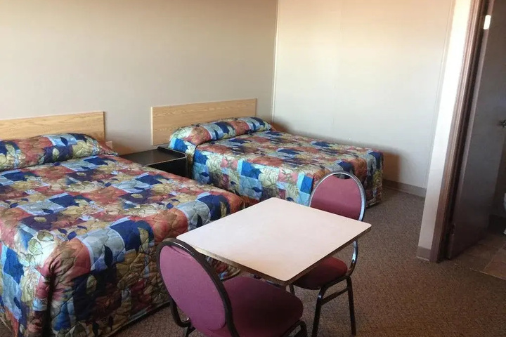 Room 4 of 12