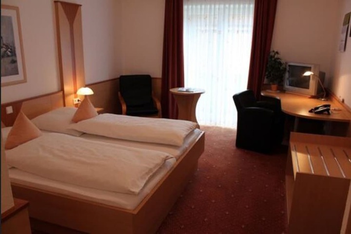 Room 17 of 47