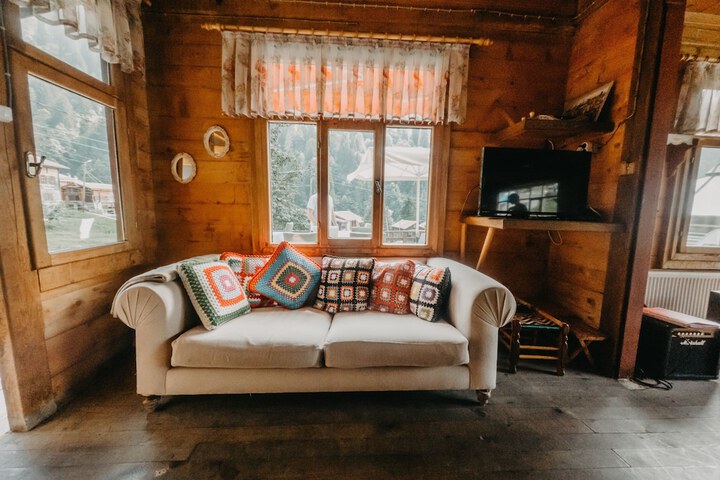 Room 46 of 77