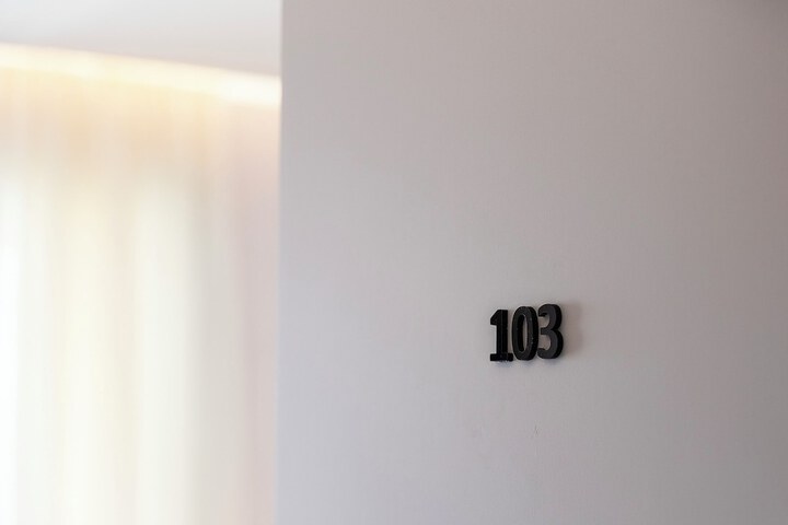 Room 4 of 146