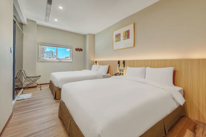 Room 34 of 69