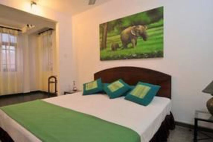 Room 3 of 3