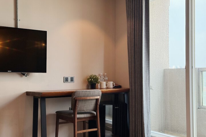 Room 28 of 65