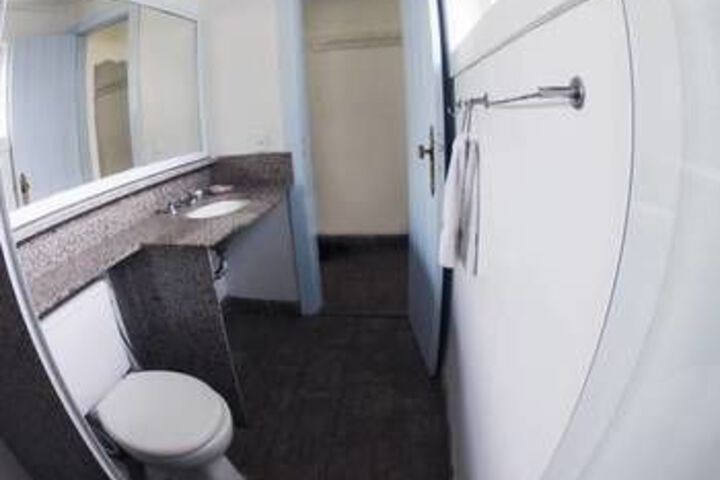 Room 4 of 48
