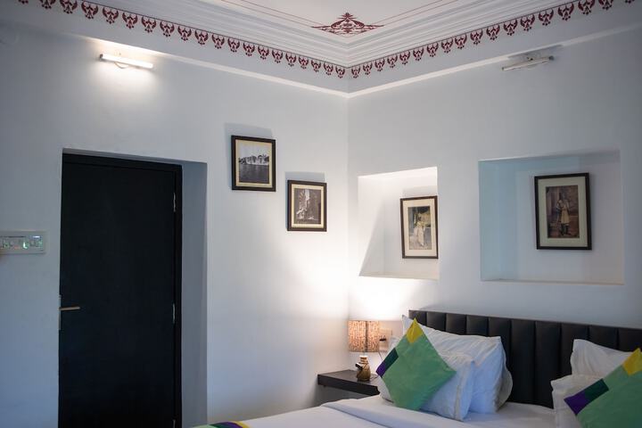 Room 7 of 65