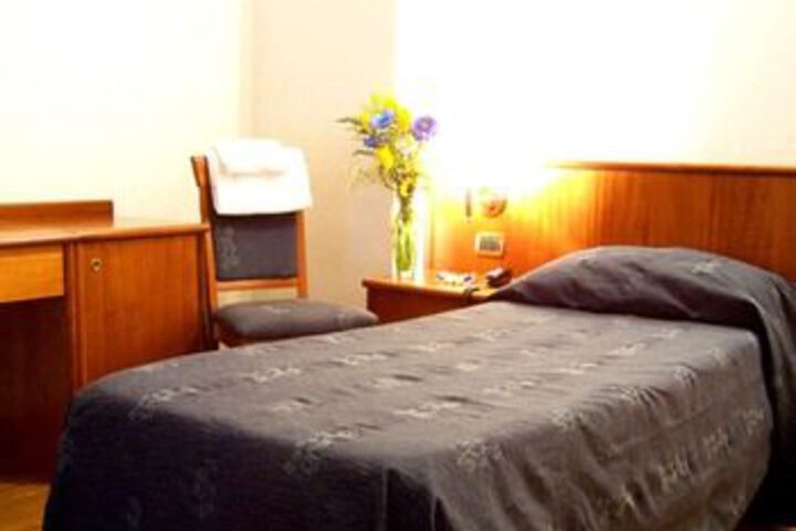 Hotel Suite Photo