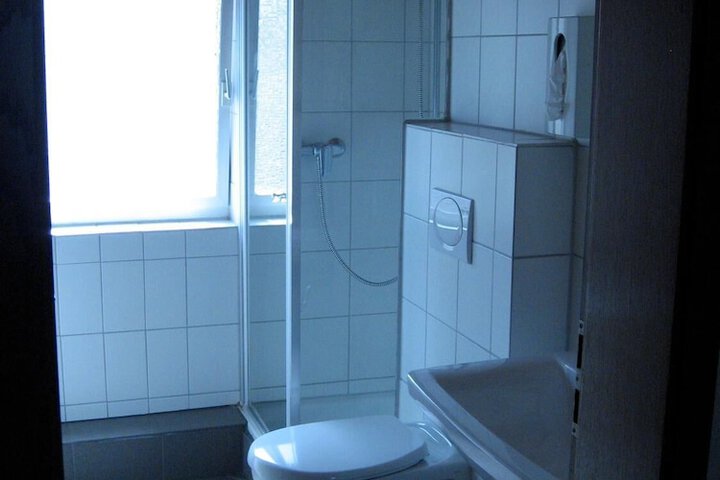 Room 10 of 17