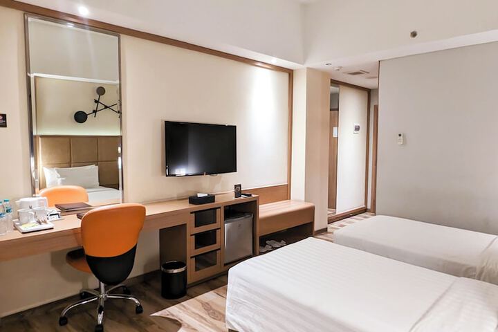 Room 29 of 64