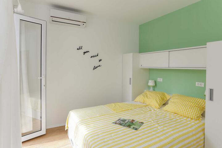 Room 3 of 66