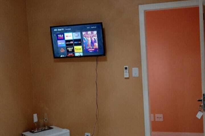 Room 7 of 10