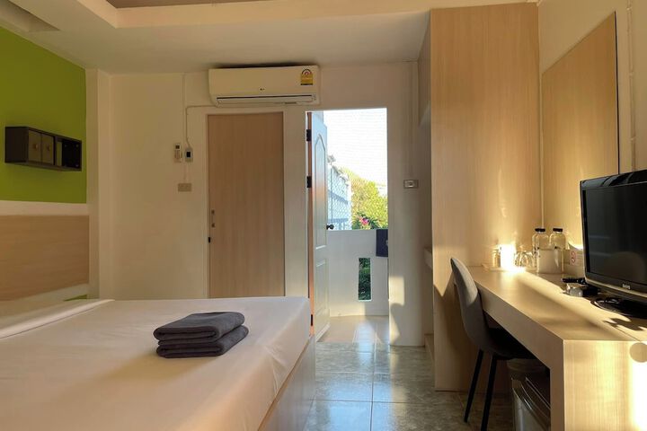 Room 53 of 76