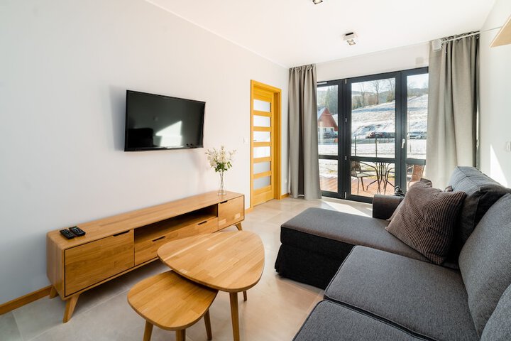 Room 100 of 375