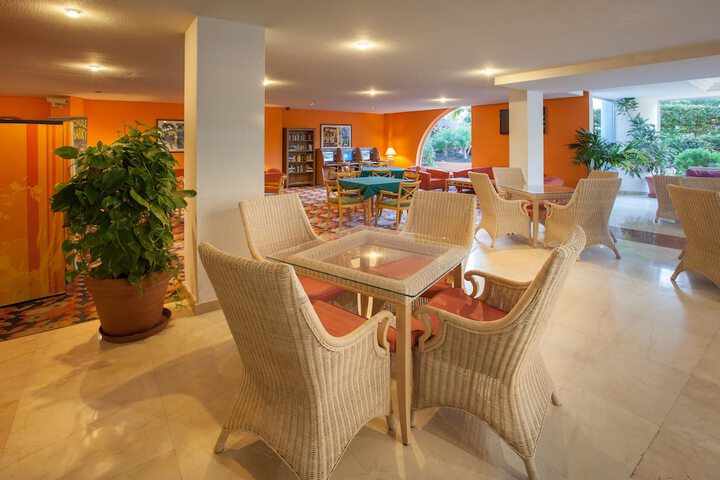 Guest Lobby