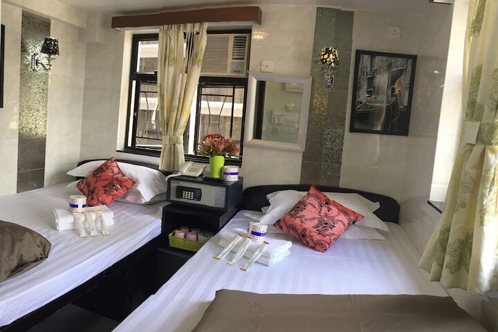 Room 10 of 44