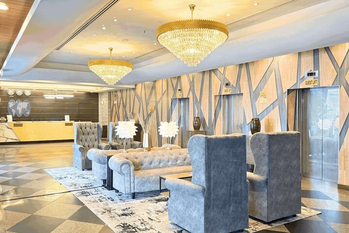 Entrance & Lobby
