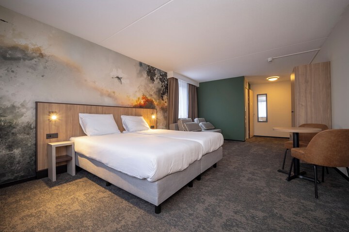 Room 10 of 41