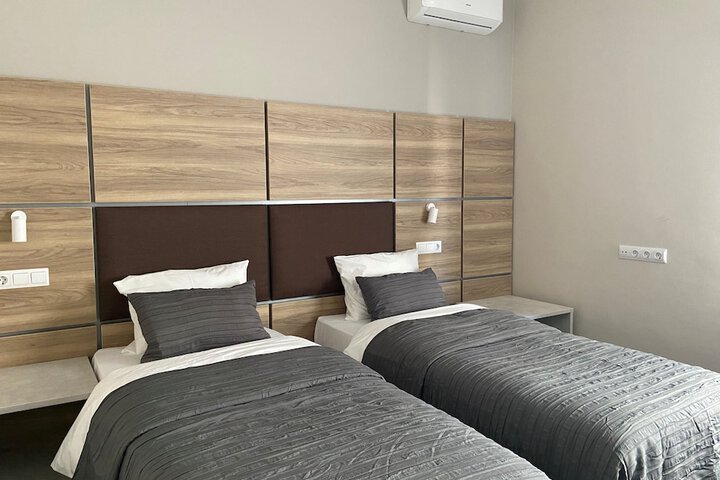 Room 7 of 35