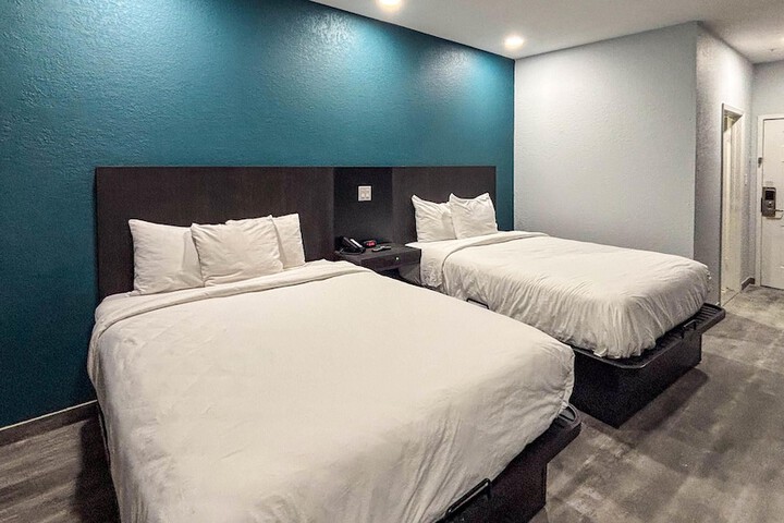 Room 34 of 101