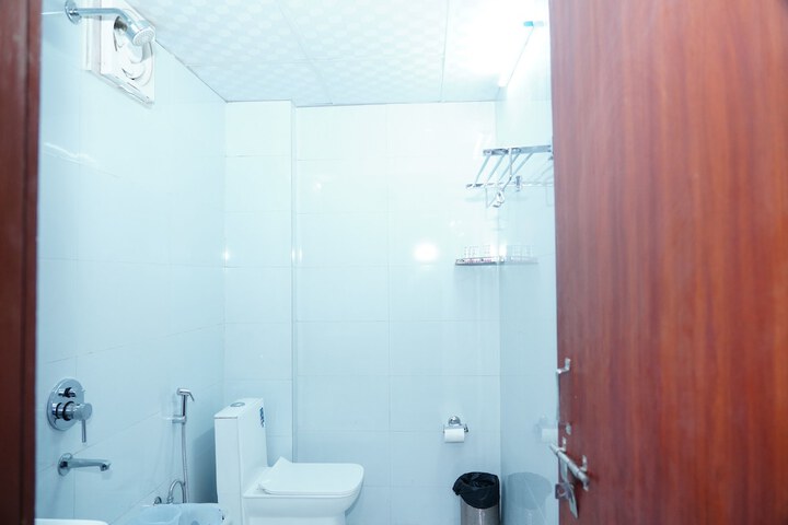 Room 28 of 37