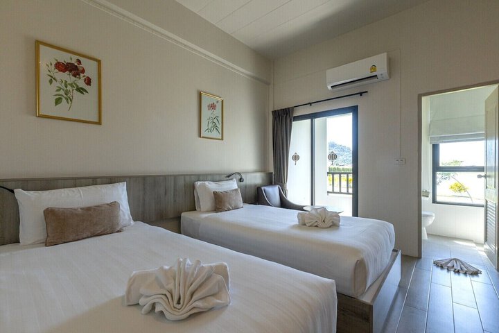 Room 32 of 90