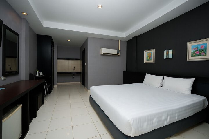 Room 11 of 49