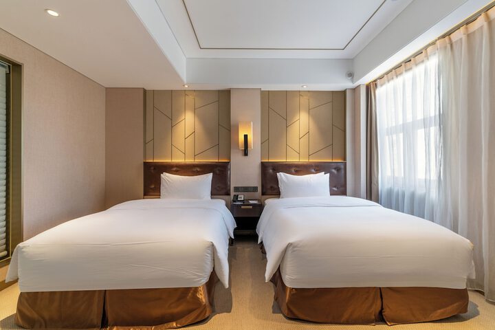 Room 19 of 49
