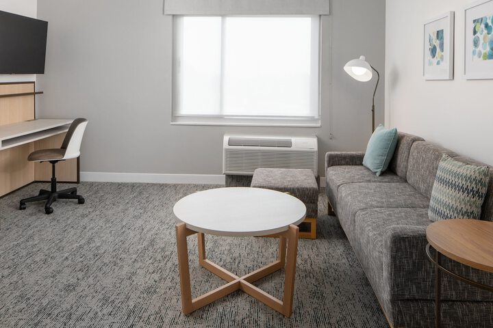 Room 6 of 27