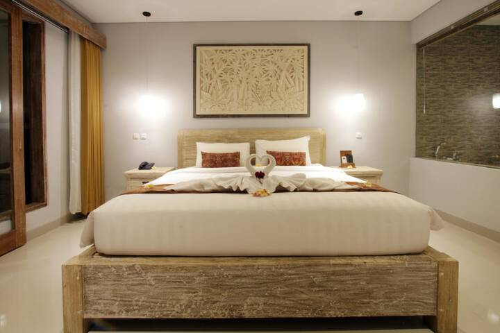 Room 8 of 28