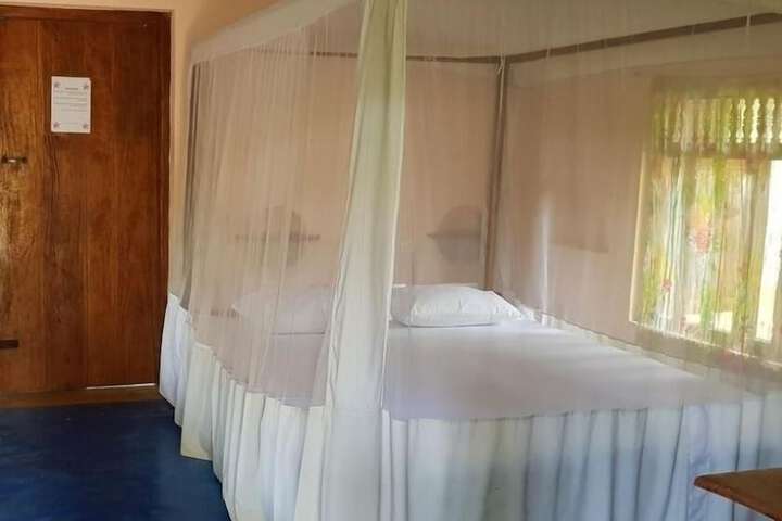 Room 10 of 24