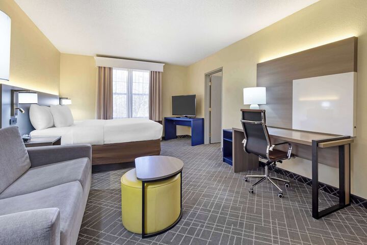 Suite 2 Queen Beds (8 of 15)