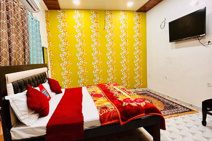 Room 19 of 25