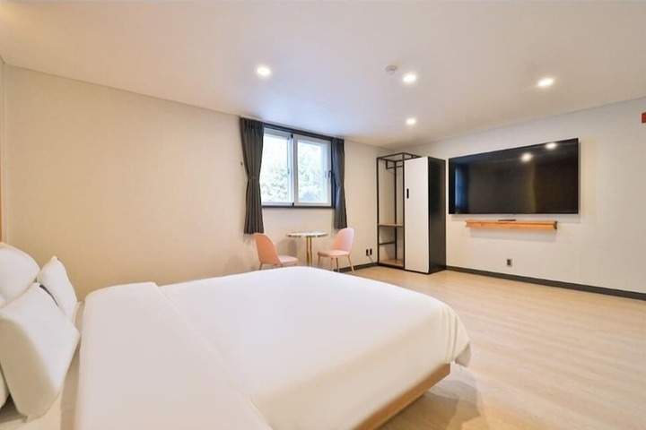 Room 18 of 72