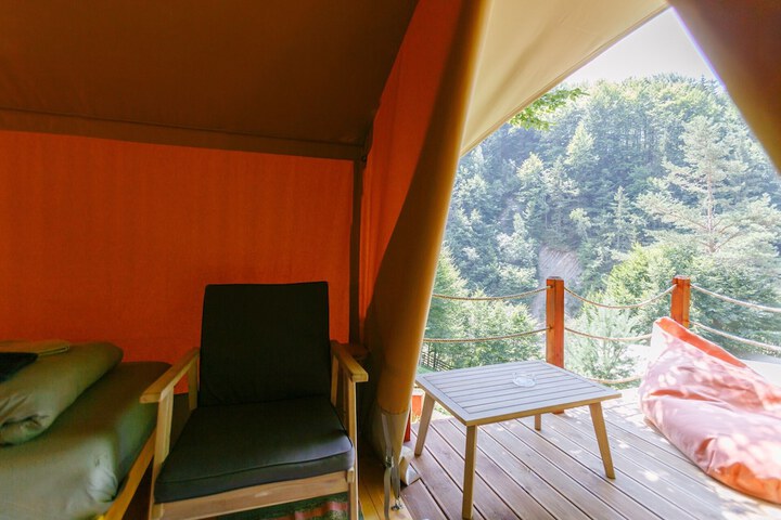 Room 11 of 53