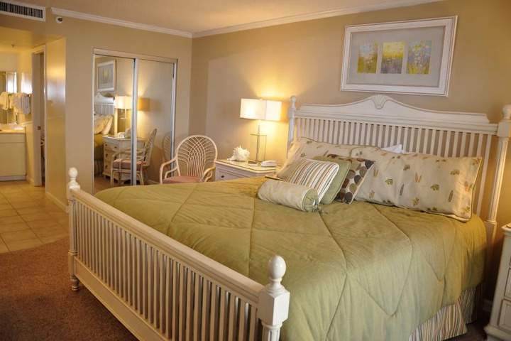 Room 4 of 15