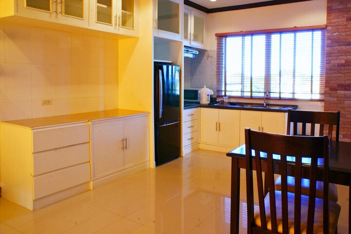 Room 6 of 105