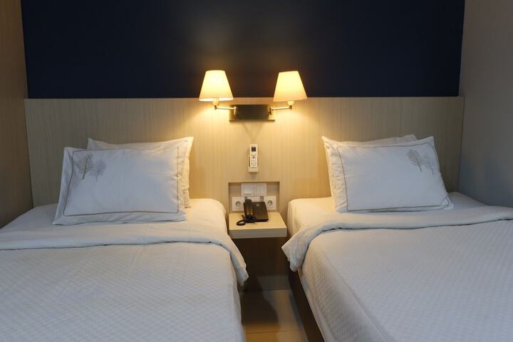 Room 37 of 62
