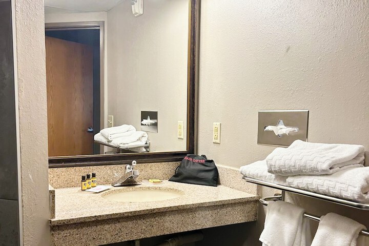 Room 75 of 100