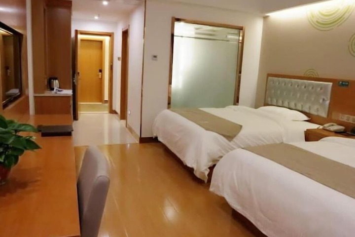 Room 13 of 43