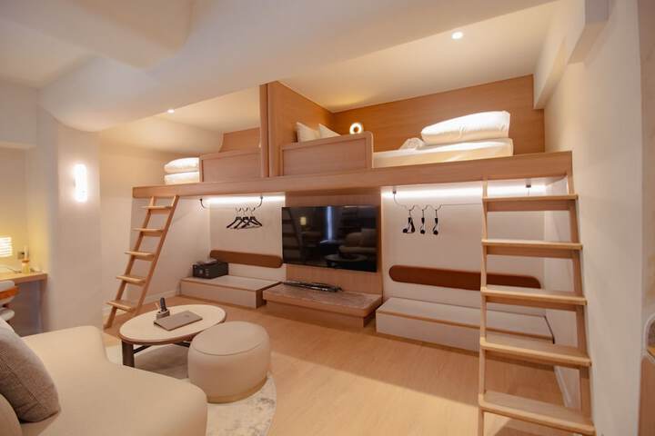 Room 35 of 59