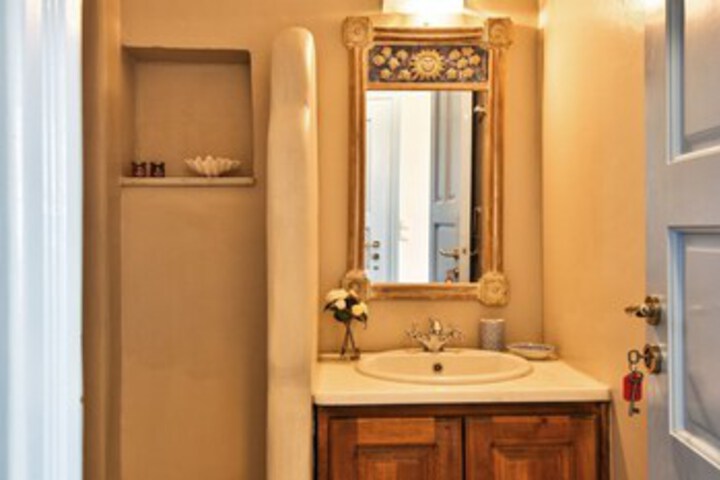 Room 2 of 23