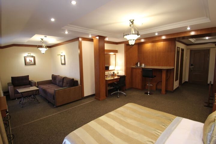 Room 13 of 112