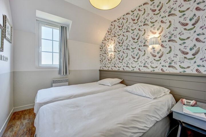 Room 8 of 68