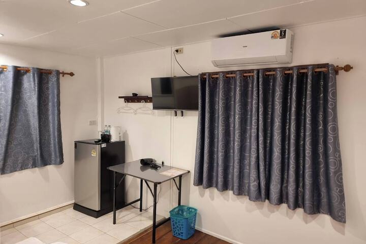 Room 11 of 106