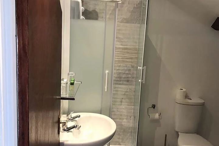 Room 15 of 80