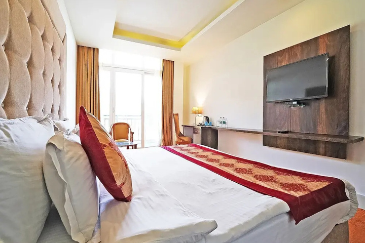 Room 3 of 21