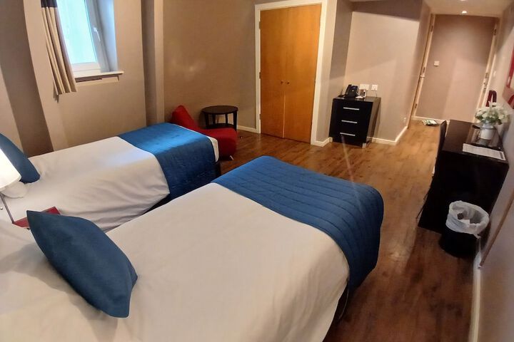 Room 64 of 182